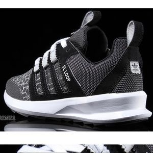 ADIDAS SL LOOP size 8.5 in men 9.5 in woman